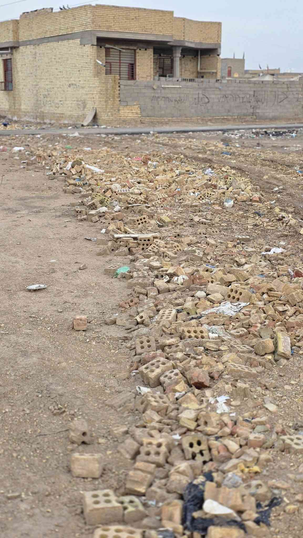 قطعة ٢٠٠ • قطعة ٣٠٠ • خلف مطعم الديوان