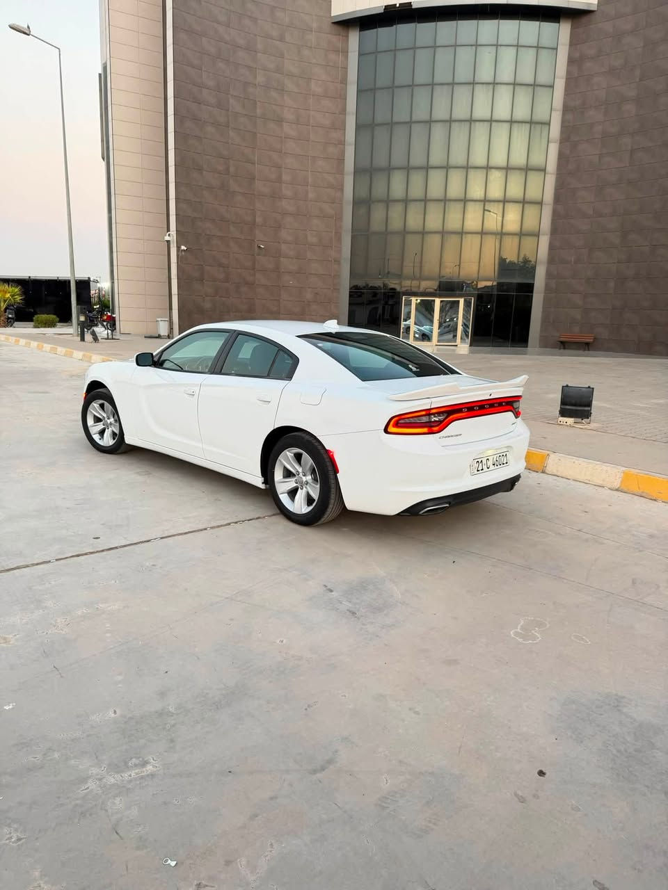 سلام عليكم جارجر 2016 فئت SXT
سعرها   195 
كفاله من صبغ وتبديل

ماشيه  170

شراي يخابر ***********

رقمه سليمانيه بسمي ثاني يوم تحويل

المواصفات 
شاشه كبيره 

تشغيل عن بعد 

محدد سرعه

مري هيتر 

حساسات خلفيه 

كامره دواره

بصمه 

مكينه 3.6

تبريد قطعتين 

تبريد خلفي 

مكان كركوك
