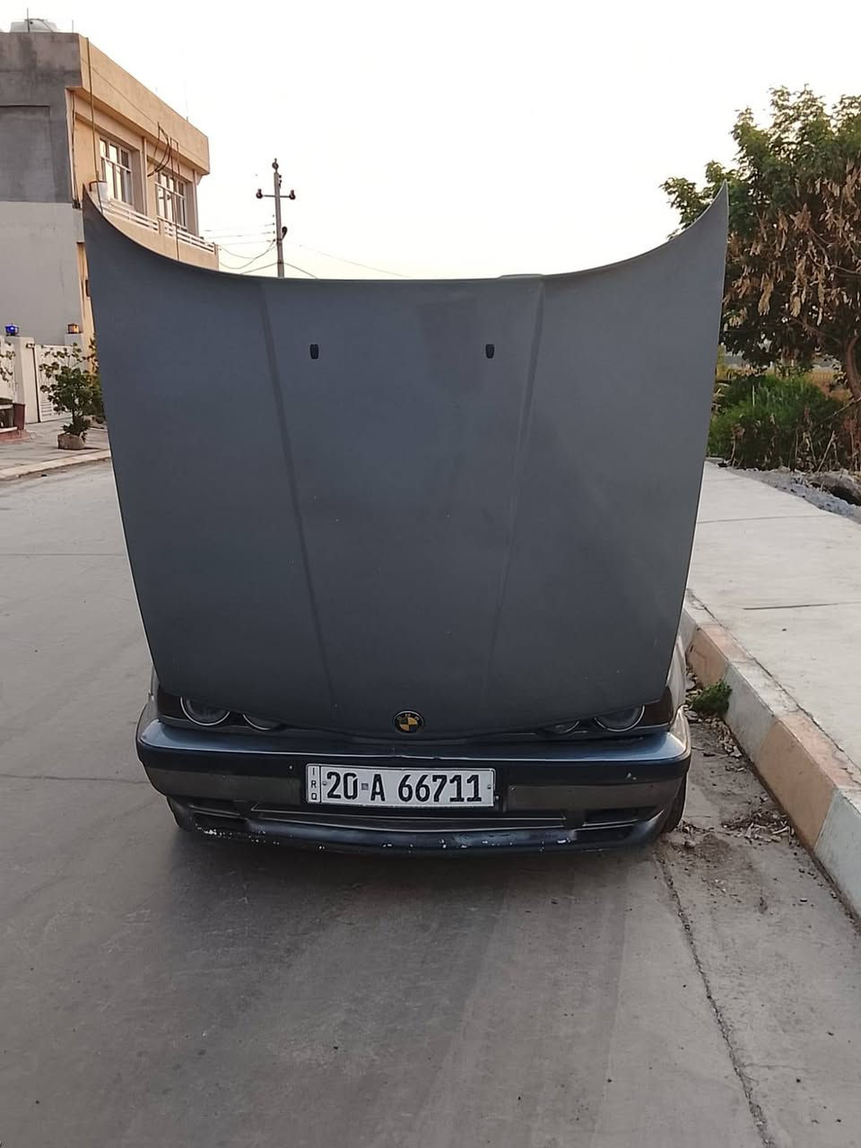 السلام عليكم بي ام موديل 91 اصل معركة امسكر عدل كير عادي رقم ديالى ثاني يوم التحويل تخم تاير جواها باتري جديد صدر امامي خلفي جديد سقف اسلايت مسجل جديد سستم سماعت كهربايات عل وضع الشركه بيها نواقص بصيطه السعر 37 أو مراوس حسب القناعه عنواني ديالى خانقين 
*********** بي وتساب
