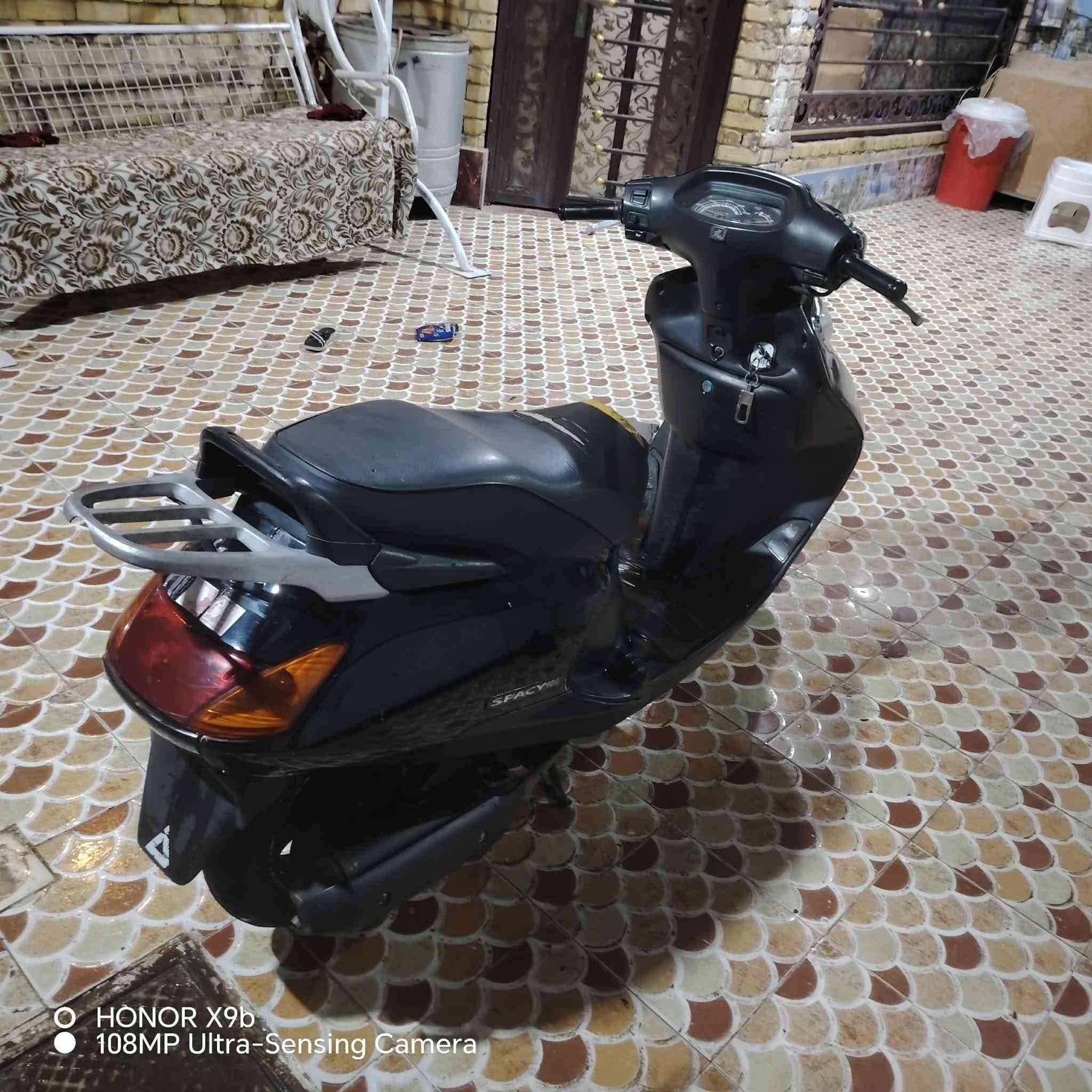 سبيسي ياباني كفرات اصلي مفتوحه تجفيت اصلي اول مره كامله من كل النواحي سعره ٦٥٠ 
كوت الزهراء ***********
