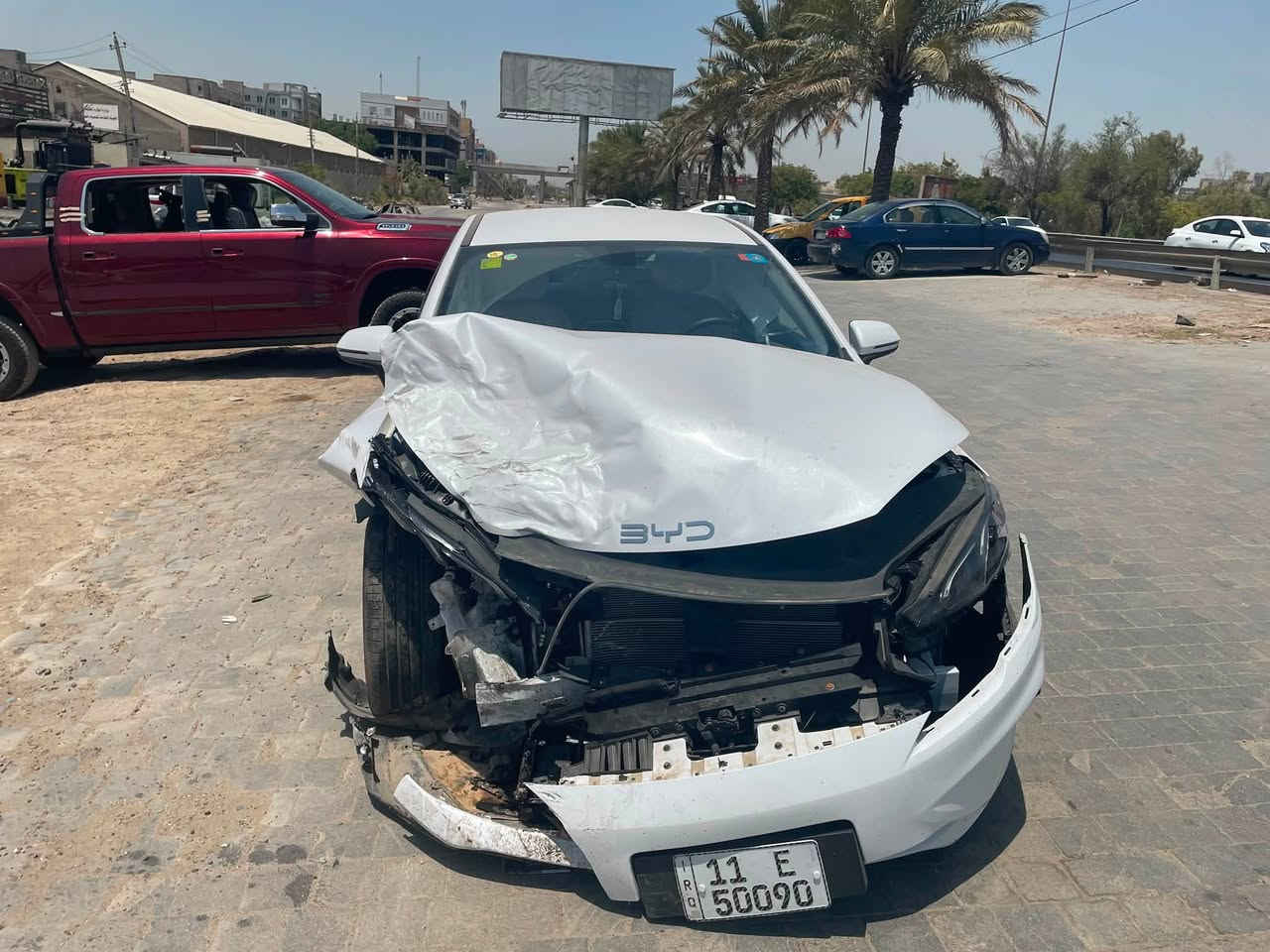 السلام عليكم سيل فايف حادث للبيع السعر ١١ مليون  كراده ***********
