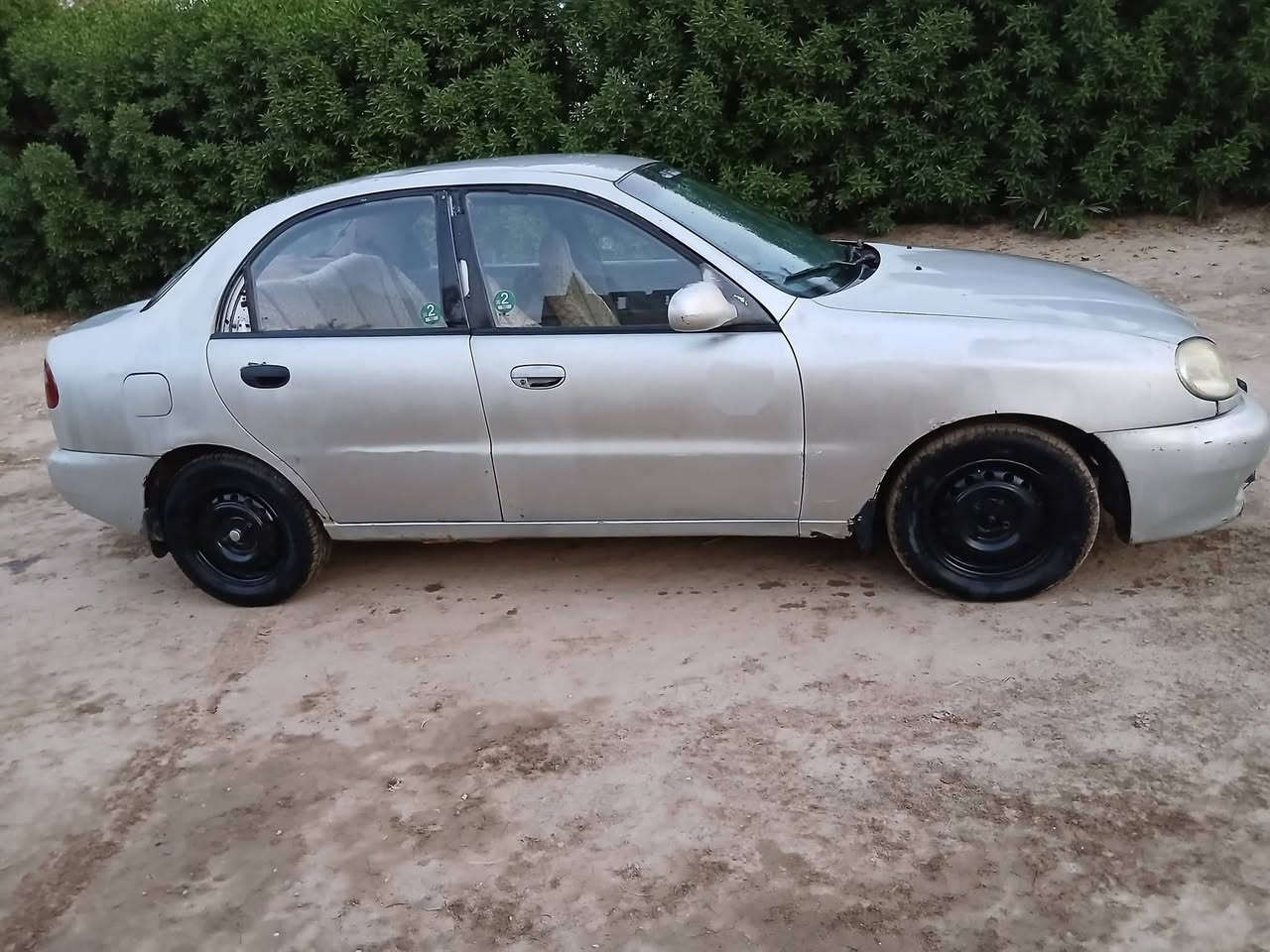 دايو لوناس موديل ٩٨ رقمه بغداد مشروع وطني سنويه ما ساقطه نهاين ٢٦  كير محرك وحداديه خير من الله تبريد ما يشتغل كهربايات شغله تخم تاير مكفوله من ضربه سياره بلاديه بيع او مراوس سعره ٢٨ بيه مجال مكاني بابل جبله ***********
