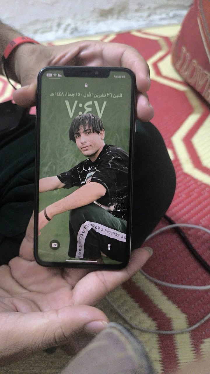 آيفون XS ماكس • ٢٥٦ غ.ب. • iOS 18