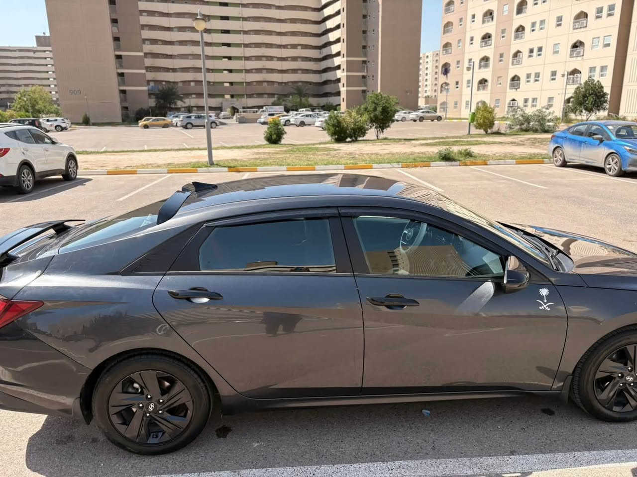 السلام عليكم
النترا 21فول موصفات عدا الفتحه 
بصمه 
شاشه 
رادارات 
تشغيل عن بعد 
صندوك ذاتي 
منظومه زنون 
تايرات جدد 
صدر جديد 
محرك 2000دوش المرغوب 
رقم بغداد بسمي 
حادثها قبق جنطه وجاملغ خلفي 
مكاني طوبجي 
السعر 135بيها مجال 
رقمي ***********
