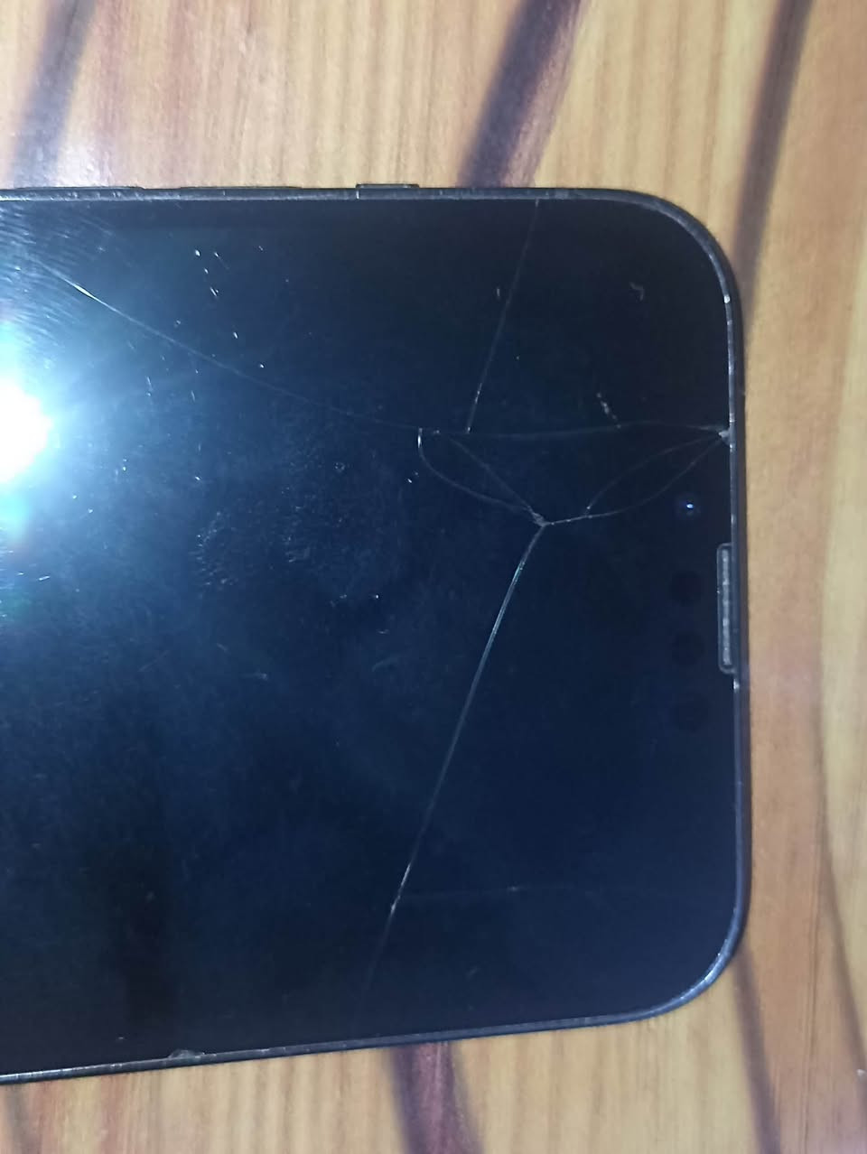 سلام عليكم جهاز آيفون 13برو ماكس البيع الجهاز بي كسر بل شاشه بصيد كلش بطاريه مرفوعه بل حاسبه جهاز نضيف بيع مستعجل كلش لسعر 550قفل قفل 🔒 ***********هاذ رقمي السفسار

نص مكتوب في الصور:
- 11:12 حالة البطارية والشحن كما هو الحال مع البطاريات القابلة لإعادة الشحن، بطارية الهاتف قابلة للاستهلاك وتصبح أقل فاعلية مع الوقت. معرفة المزيد... الحد الأقصى للقدرة 95% هذا قياس لقدرة البطارية بقدرتها عندما كانت جديدة. قد تتسبب القدرة المنخفضة بتقليل ساعات الاستخدام بين عمليتي الشحن والأخرى. أقصى قدرة للأداء ستساعد الأنظمة المضمنة في النظام والمكونات في تخفيف آثار الأداء التي قد تلاحظها أثناء التقدم الكيميائي في عمر بطارية iPhone. شحن البطارية المحسن للحد من استنزاف عمر البطارية، يتعلم الـ iPhone من عادات الشحن اليومية بحيث ينتظر ولا يتجاوز 80% حتى يحين موعد حاجتك إلى استخدامه.