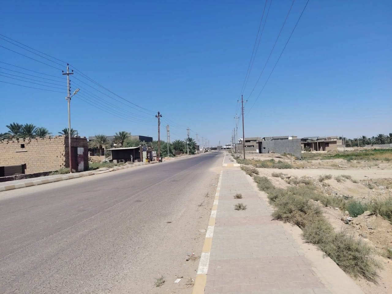 قطعة أرض للبيع في حديثة منطقة الوسطى قرب الشارع العام على طريق السد
طابو زراعي 
المساحة الكلية::400متر
السعر::17مليون قابل لتفاوض 
للاستفسار الاتصال على الارقام 

((***********))
((***********))
عنوان المكتب/ الأنبار حديثة حي العسكري مقابل أسواق علي نصيف

