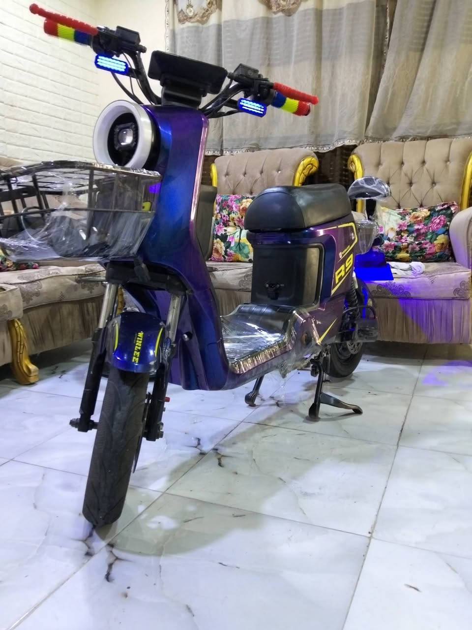 دراجة شحن كلش نظيفه وكامله ملف حجم2000 ما طابه تصليح كلها ع لبلاد بطاريات0سنةصنع2026 حجم32امبير كلهن قويات ونظاف شاحنه الاصليه السعر400العنوان بصره نواب ظباط مقابل مستشفى الفيحاء العسكري ***********
