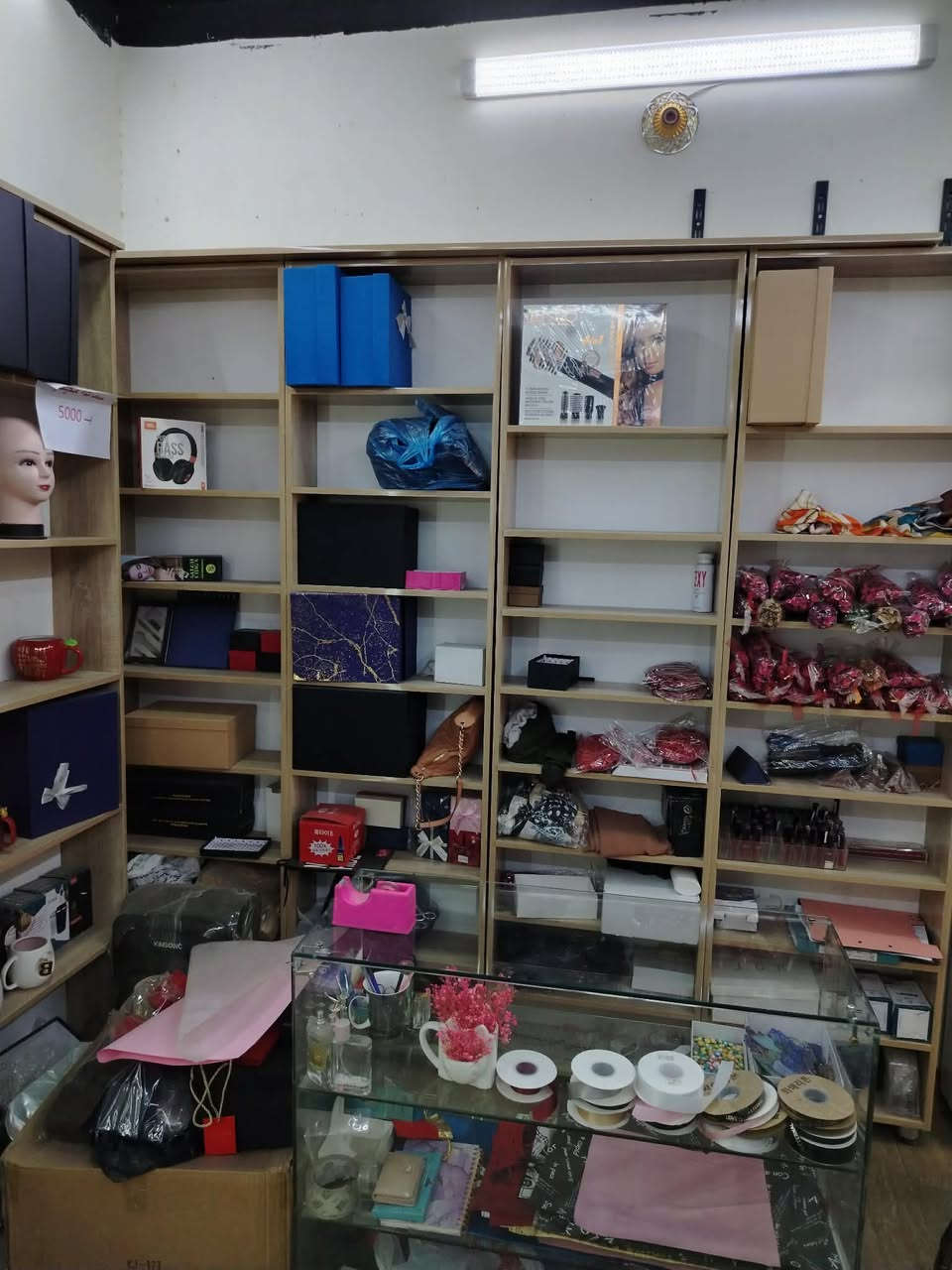 السلام عليكم رفوف للبيع لعنوان بغداد شارع الصناعه قرب الجامعه التكنلوجيا
 واتساب***********
