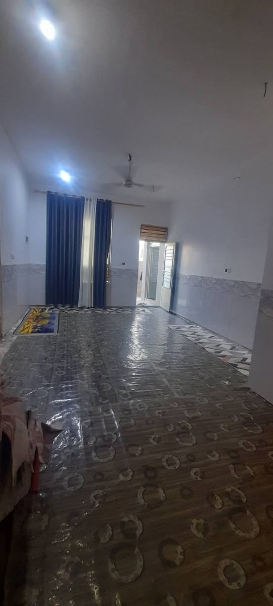 👇🏠 عرض جداً مناسب وفرصة ذهبية 🏠
دار سكن للبيع - واسط / الزبيدية / حي الكرار

التفاصيل:
- المساحة: 254 متر
- الغرف: غرفتين نوم 5×4  
- الاستقبال: 7×4
- الصالة: 9×4  
- المطبخ: 6×4
- طرمة كبيرة
- السند: طابو زراعي
- الشارع: نهاية شارع 30 - قيد الانشاء والتبليط

السعر: مناسب جداً وقابل للتفاوض
ملاحظة: مستعجل للبيع

للاستفسار والاتصال: ***********
الله يجعلها بيت الخير والبركة للمشتري 🤲
