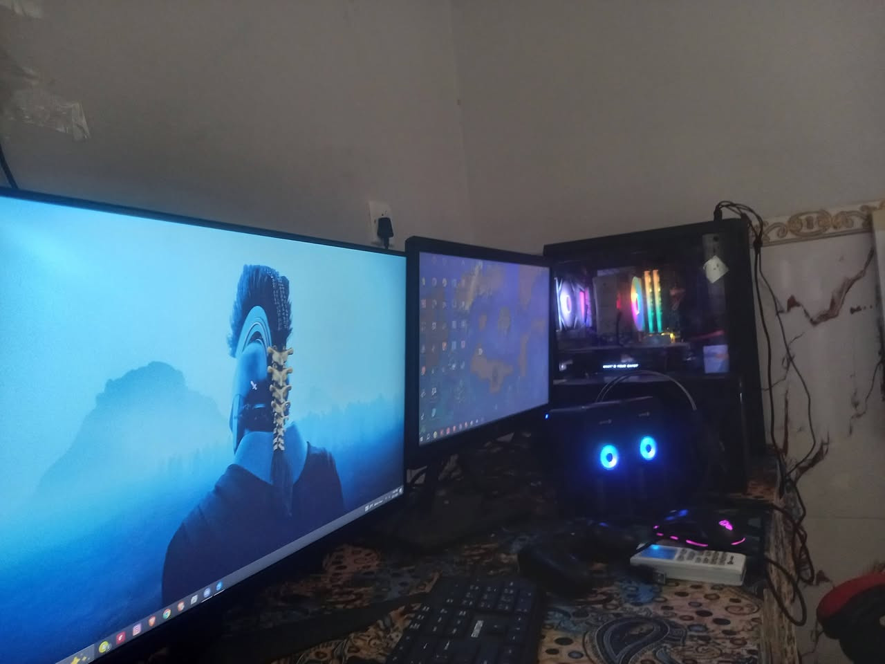 سيت اب كامل للبيع pc
مواصفات الكيس 
Rtx2070سوبر
R7 2700x
رام 16  rgb سرعة3200

 
التخزين hhd1t
SSD 250 ويندوز +SSDنص تيرا 

مرواح انفنتي للكيس 

سماعة لينوفو 

كرسي قيمنق +ميز خشب بس يرادلة جلاد الميز جبير مثل ما موضح بل صورة شاشتين وبي بعد مجال 

UPS حجم 2000 
ينطيك تقريب 23دقيقة بي قارئ فولتية جديد استخدام اقل ال٣ أشهر 

الشاشة الرئيسية LG165حجم 24 هرتز جديدة +شاشة ثانوية HP +ماوس وكيبورد 
 السعر مليون 250

مكاني بغداد الرقم *********** واتساب بس
