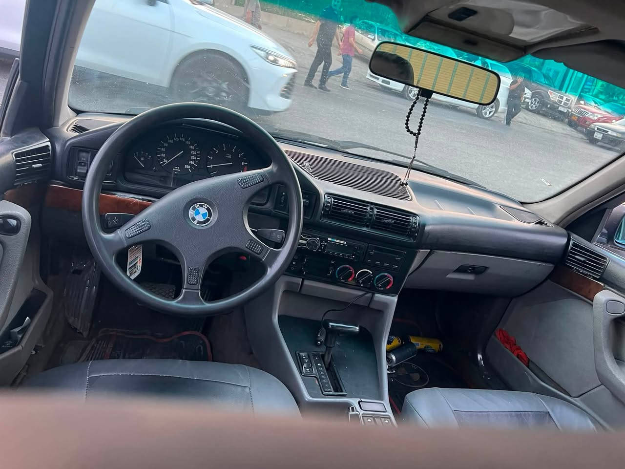 BMW 528  محرك كبس دبل فانوس
موديل ١٩٩١

تخم تايرات جديد ويل جديد

تبريد شغال 

كير محرك جديد 

صدر جديد 

سعر ٦٠ و مجال

***********
