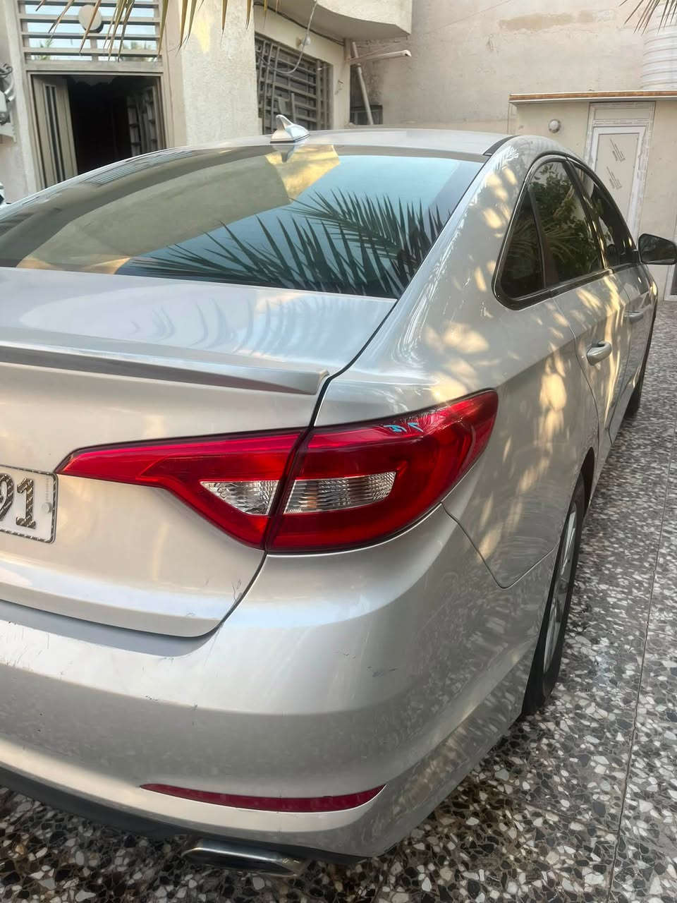 سوناتا موديل 16
رقم بغداد دولي 
نص فول موصفات 

سياره جديد بمعنه الكلمه 
على وضع شركه 

هزه جديده سنويه جديده 
تبريد ثلج 
شاشه جبيره 
ثلاث مودات قياده 
كشفات 
ويل كب كروم 
كير مكينه مكفولات 
حادثها جاملغ امامي فقط 

مكانها كربلاء 
للاستفسار الاتصال ***********
