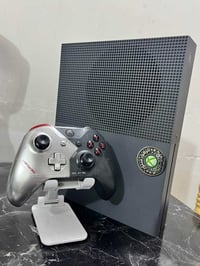 🎮 XBOX ONE S   ،ذاكره 500 لوك ستيكر ما مفتوح    (جوستك): إصدار مميز با...