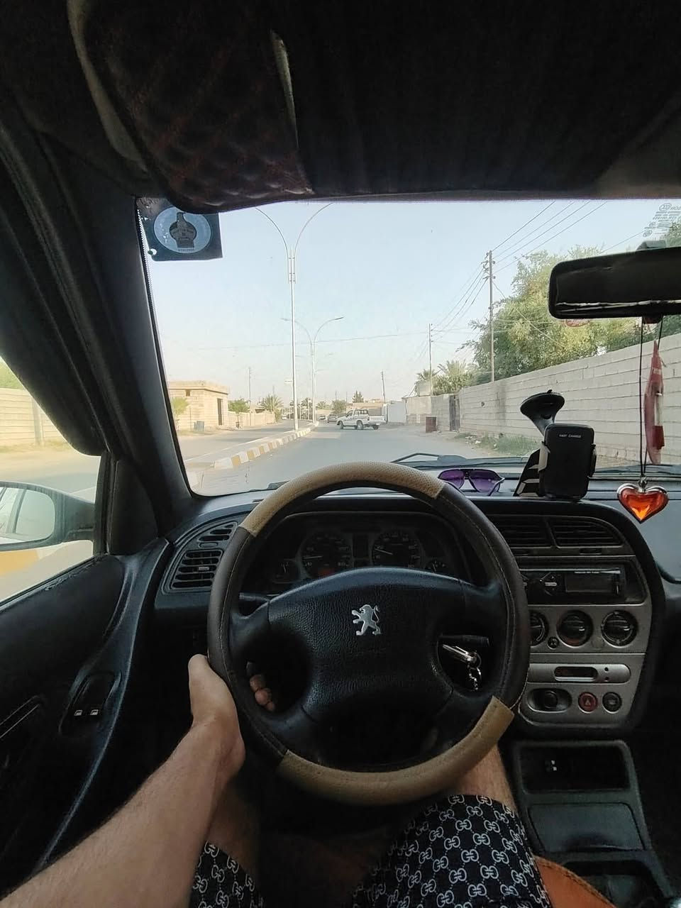 سلام عليكم
للبيع بيجو 306 موديل ٢٠٠١
حرة مو مطلوبه
السعر 60

بدون صبغ 
كير  - محرك - كهربائيات - تدفئة - تبريد كلها شرط 
دوشمه ارضيه وكشن 
 مكان السيارة / العلم /اربيضه

 بيع اومراوس شعندك نزل حسب القناعه

للاستفسار الاتصال على الرقم 
  ***********
