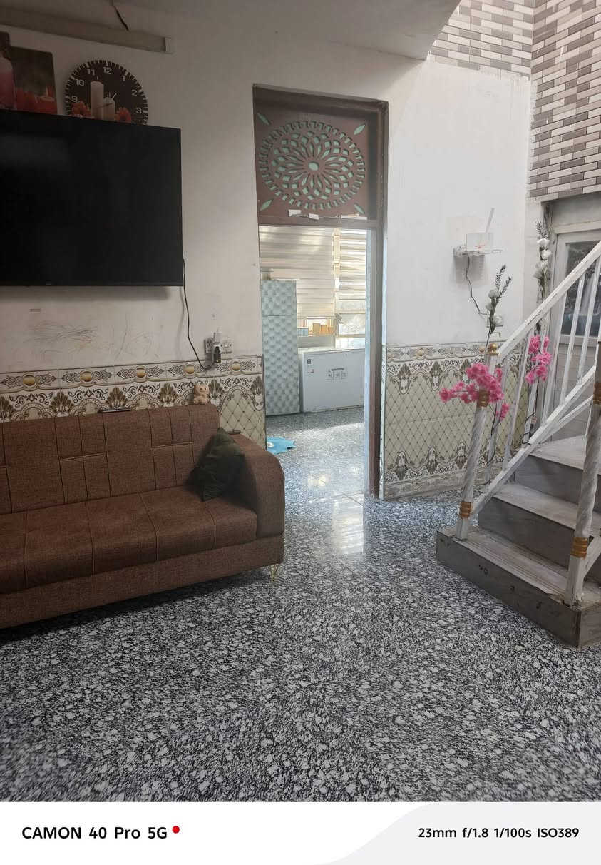 بيت للبيع طابو زراعي سند ٢٥ بي قرار قاضي باسمي مساحه ١٢٠ متر يتكون من استقبال وصاله ومطبخ وصحيات عدد /٢ وغرف نوم عدد /٣ طابقين العنوان ورديه خارج سيف سعد مقابل جامع العكام للاستفسار الاتصال على الرقم ***********
