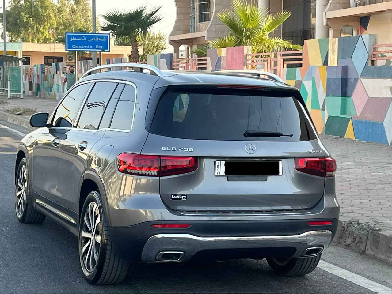 mercedes 2020 GLB 250 4matic amriki🇺🇸
مواسه فات ئه مريكى 
٩٣٠٠٠ هه زار كيلؤمه تر رؤيوه
به كلين داخيل بوه
يه ك بست پيديار هه يه 
كشن جلد و كاره باى
كشن خه زن و هيتر 
رادار پيشو ئا وينه 
لايت ئؤتؤ بريك كا ره باى 
گير شه فت ئاوينه شه فت
سندوق كاره باى 
گيرو مه كينه به شه رته 
مه كينه ى كرايته وه به س به شه رته 
به شه رتى ده عامى لو ده عامى
سعرى/ ٢٢٥ مه جاله كي كه م 
ژ.م/ *********** أربيل, العراق
