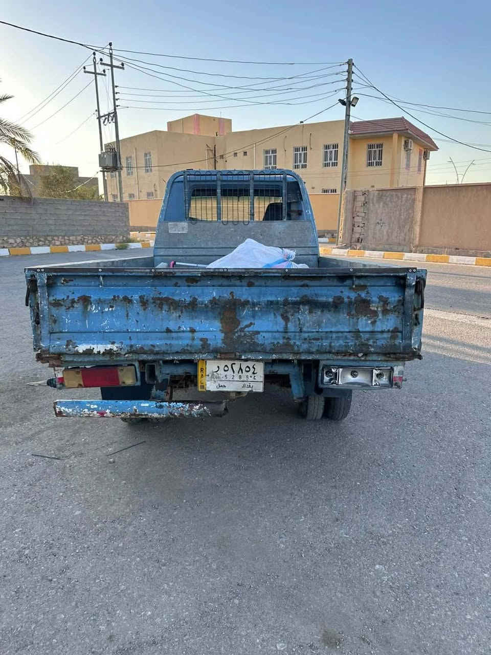 السلام عليكم 
سيارة هونداي كفاله كير محرك اكسل شرط 
مسجله رقمها بغداد بأسم واحد من الديره سنويه ساقطه من 2023 السعر 25وبيها مجال باقي التفاصيل اتصال على ***********
