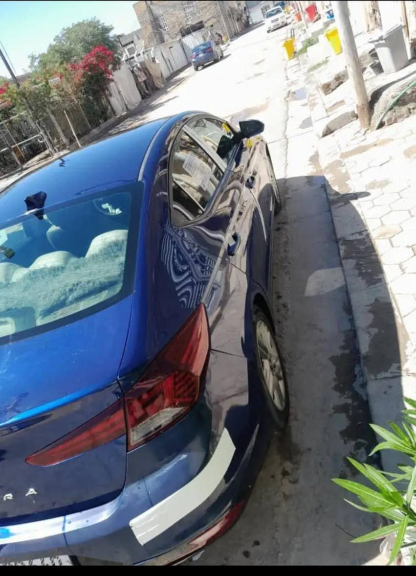 بيع او مراوس بسياره كوري وانطي فرق اقصاد 
الانترا مديل 19 شكل 20 رقم نجف انكليزي بسمي محرك 2000دوش كثر ايتي المرغوب جاهزه من كلشي فقط دعاميتها لاماميه تعبانه سياره حادث امريكه فقط دعاميه وبنيد بدون دواخل مواصله لشاصي وبيها دحجه باب الخلفي عدنه هنا صارت سعرها 108 وبيها مجال قليل مكاني نجف ***********
