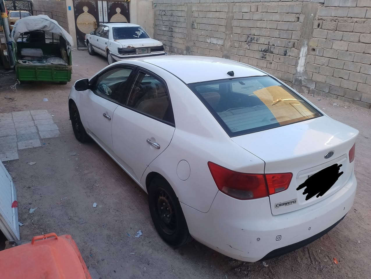 سلام عليكم 
كيا سيراتو 
موديل 13
طخات وصبخ وتبريدها عاطل 
سعر 75 وبيه مجال 
او مراوس
الموقع البصرة ابو الخصيب حي العسكري
***********
