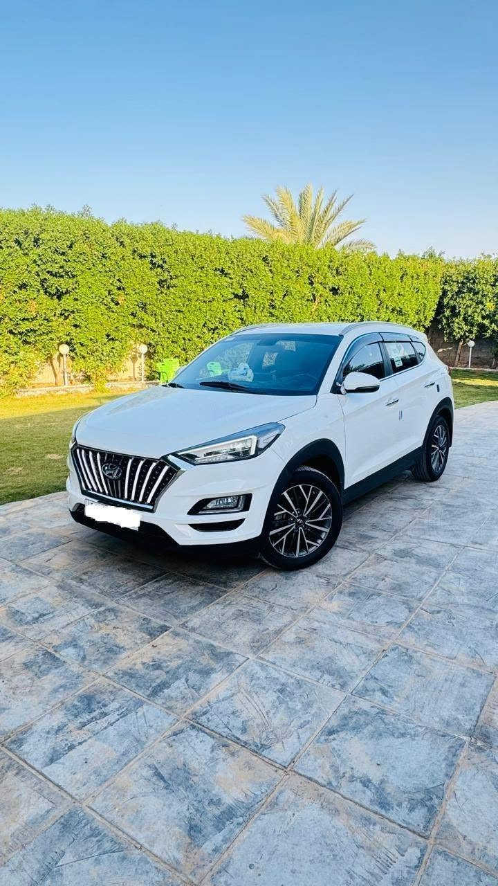 سلام عليكم توسان موديل 2020شركة الكاصد معروفه 
وارد خليجي
فول بصمه.ابواب وتشغيل 
رقم بابل باسمي  الإنكليزي 
مكينه ٢٠٠٠ كير محرك حداديه كهربايات تخم تايرات جديد 
حساس خلفي 
لد امامي. شباك الكزز 
مري شفاط مع نظام ترحيب عند الاقتراب 
كشنات كهرباء  
شاحن وايرلس
شاشه ماشيه م117
شاشه كشف اعطال باللغه العربيه 
تشغيل عن بعد 
الديوانية الشافعيه سعر ب165
سياره بيه بنيد مصبوغ وبارد بجاملق الكدام 
***********
