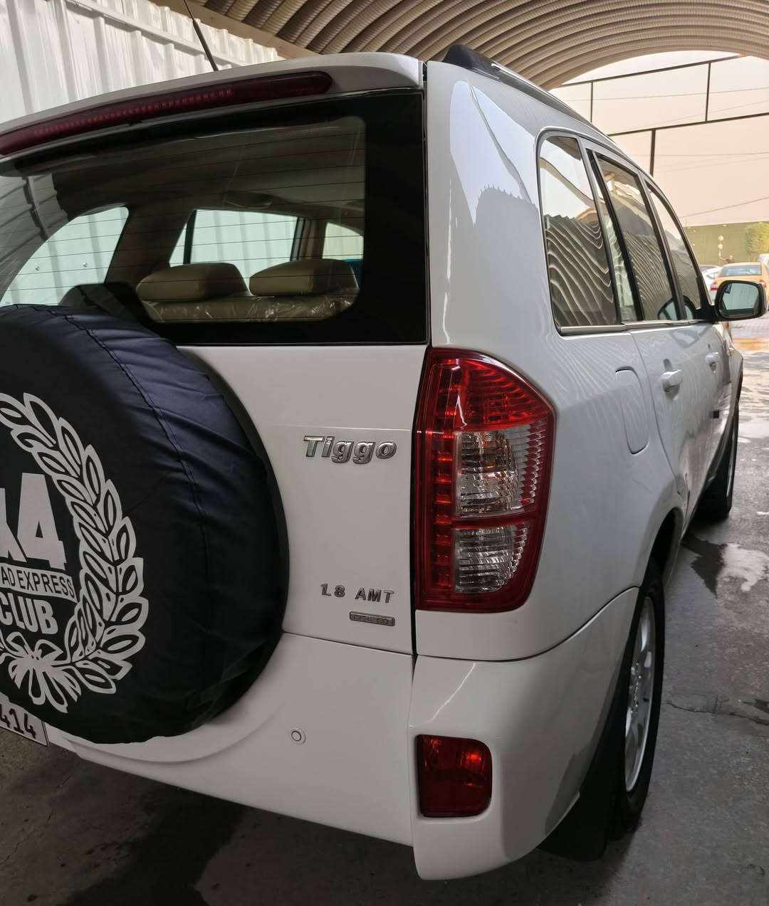 السلام عليكم للبيع شيري تيكو موديل 2013 رقم بغداد إنجليزي تحويل مباشر سيارة جديدة جداً لاضربه ولاتبديل ولاجراد ولاخياس سيارة تخم تاير صدر أمامي وخلفي جديد اترايها شرط زيرو ماشية 60 ألف اسبير مانازل السعر 68 وبيها مجال الرقم *********** العنوان بغداد الشراي يتصل
