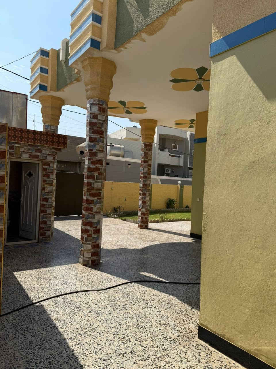 🏡 فرصة للبيع — بيت مميز وبسعر مناسب جداً 🔥

للبيع بيت مرتب ومناسب للسكن العائلي، موقع جيد ومساحة ممتازة، والبيت جاهز للبيع والاتفاق.

📐 المساحة: 410 م²
🏠 طابقين
🛏️ 6 غرف
🚗 مساحة مناسبة للسيارات
📄 طابو صرف — الأوراق والمستمسكات جاهزة
✅ جاهز لنقل الملكية وإكمال إجراءات البيع
🛣️ شارع بعرض 6 متر

💰 السعر: 150 مليون فقط وقابل للتفاوض للجادين.

🔥 سعر مناسب جداً مقارنة بالمساحة والمواصفات، والبيت يستاهل المعاينة على أرض الواقع.

📞 للاستفسار والتفاصيل والمعاينة:
***********

الجاد يتفضل، والبيت يبان أكثر بالمعاينة.

