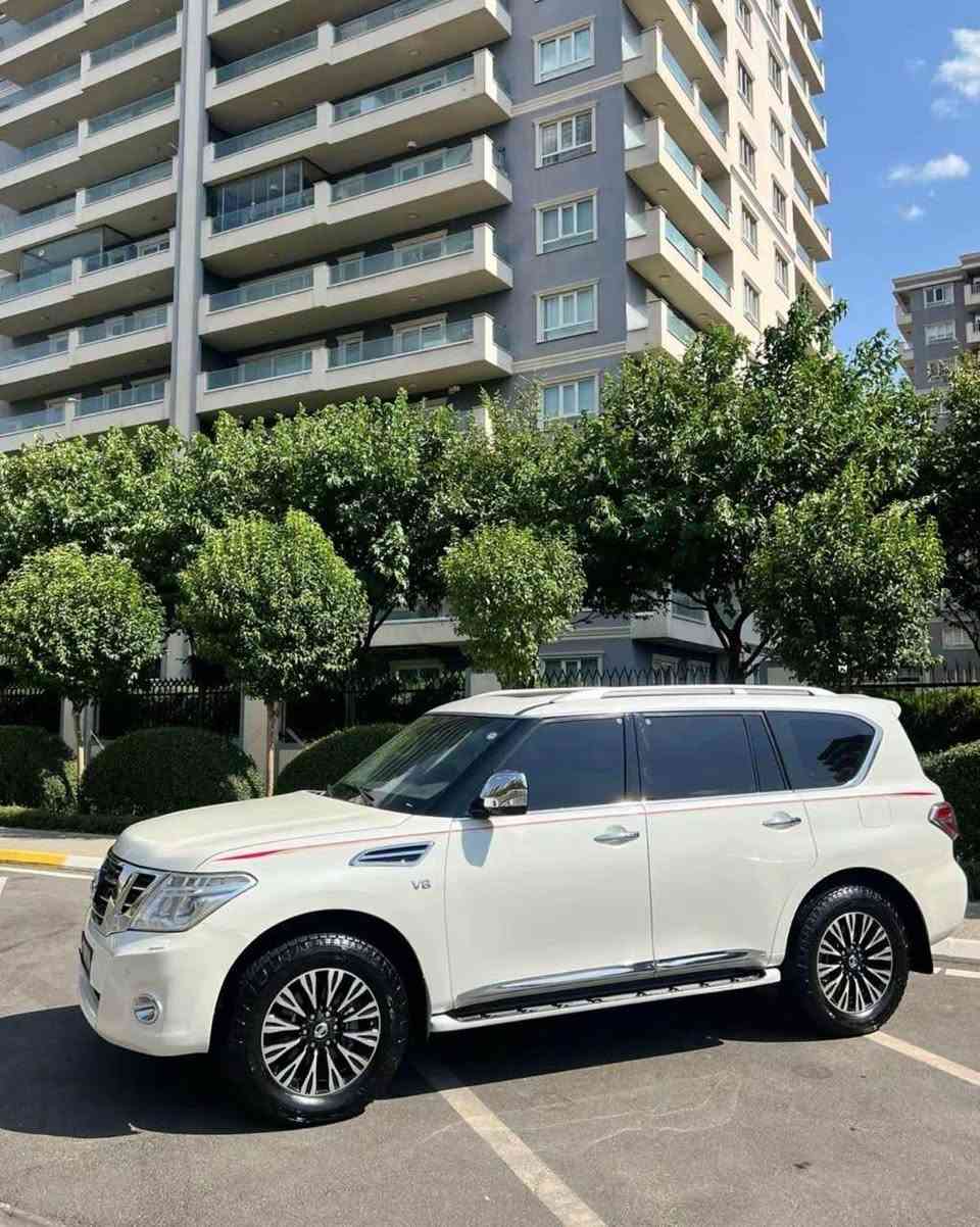 Nissan patrol se v8 رەقەم تەلەفۆت ***********مەکینە مەرغوب سیارەکە فول دەبل ئەکسل و سیرەکە٤ تایەی نوێی لەسەرە   ماسەفاتە کوشین کارەبای و کوشین جلد و سلایت و ستدوق کارەبای و سەلاجە و سیارەکە ٣پارچەی کالبۆتەوە بۆیاغ کرەوەتەوە  وەکوشەریکە بێلێدران  گێرو مەکینەو هەموو گیانی  بەشەرت  هەزەو سەنەوی ژینگەی هەمووی نوێیە نرخ ٢١٧ مەجال أربيل, العراق
