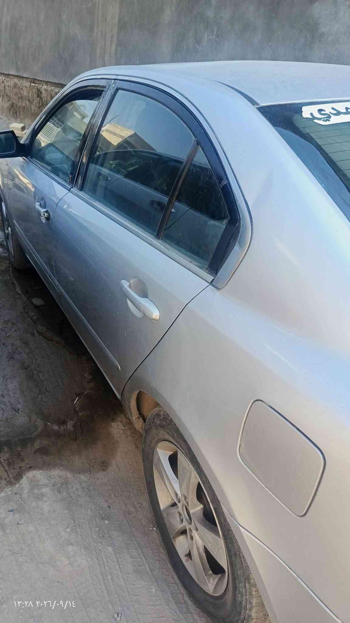 سلام عليكم حبايب كلبي بيع مستعجل والله هاذه مو سعره بس عندي ضرف صار وصلت ٦٠ ورقه ومابعته بس هسه عندي ضرف  صار سعر ٥٧ والله موسعره ***********

نص مكتوب في الصور:
- ١٣:٢٩ ٢٠٢٦/٠٩/١٤
- ١٣:٢٨ ٢٠٢٦/٠٩/١٤