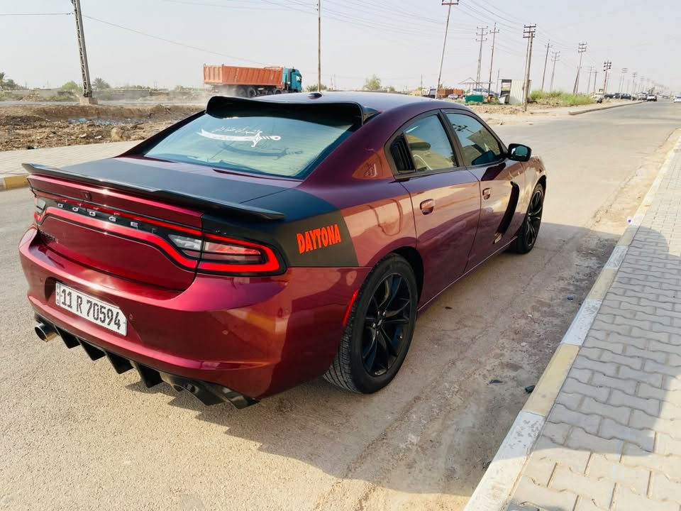 السلام عليكم جارجر ٢٠١٨لون كرزي 🍒وارد أمريكي حادث جاملق امامي جهىً اليمنهً وصبغ بجم بدون حادث فقط الجاملق توحيد لون سيارهً احلىً من الصور سياره جديده كلش كلش مامشتقله خط بعده على وضع شركه ماشيه ١٤٠KM موصفات نص فول مكينه ٦/٣٦٠
رقم بغداد تحويل ثاني يوم مكان واسط الكوت مركز المدينه 
الاتصال 
***********
***********
رجاً رجاً لاحد يتصل واتساب أو خاص 
الشراي يتصل وبيه خير ويدللً
