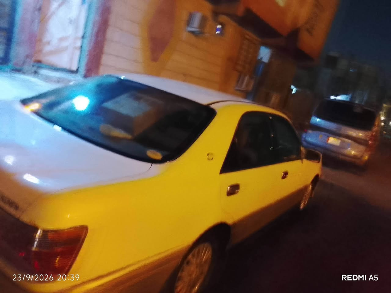 سلام عليكم سياره ادوات كصتين سعر 27مكينه كير حداديه ما  عده تبريد *********** سياره حلوه  متومه وكامله

نص مكتوب في الصور:
- 23/9/2026 20:39 REDMI A5
- 23/9/2026 20:38 REDMI A5
