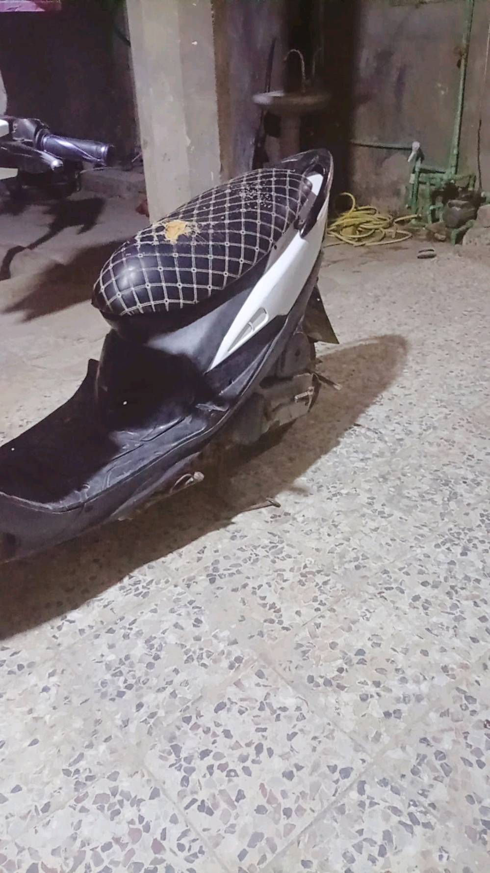 دراجه ماكس عدله للبيع مكاني بصره ابو الخصيب السعر 600 وبيه مجال الرقم ***********