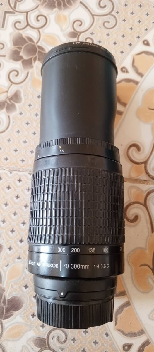 D5200 عدسه الأصلية +زوم رياضي 
سعره ٣٢٥ توصيل ما عندي مكاني ناصريه ‏‪ ***********‬‏ واتساب
