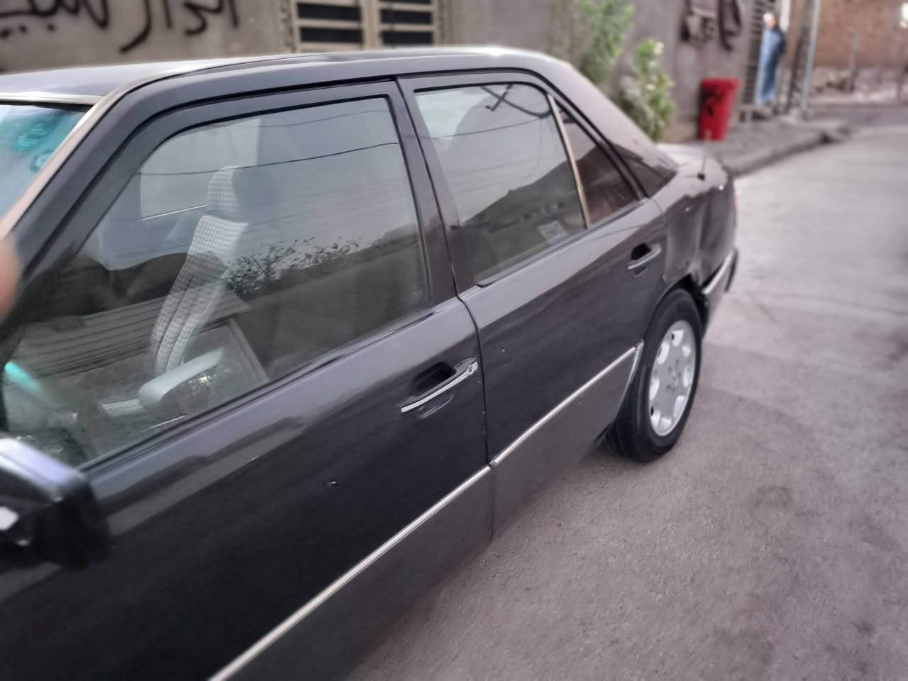 سلام عليكم مارسيدس دب للبيع لسياره حادثها كدامك فقط للبيع ‏‪***********‬‏
