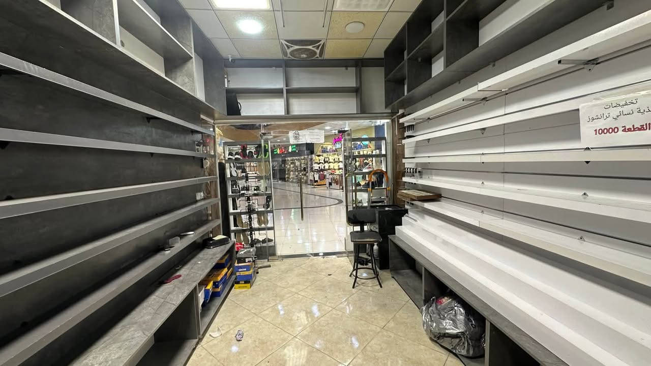 ديكور خشب قيم واخذ بسعر يرضي مستعجل ع بيتعه يرهم كلشي مكاني كربلاء بلعلقمي مستعجل مستعجل ع بيتعه ***********
