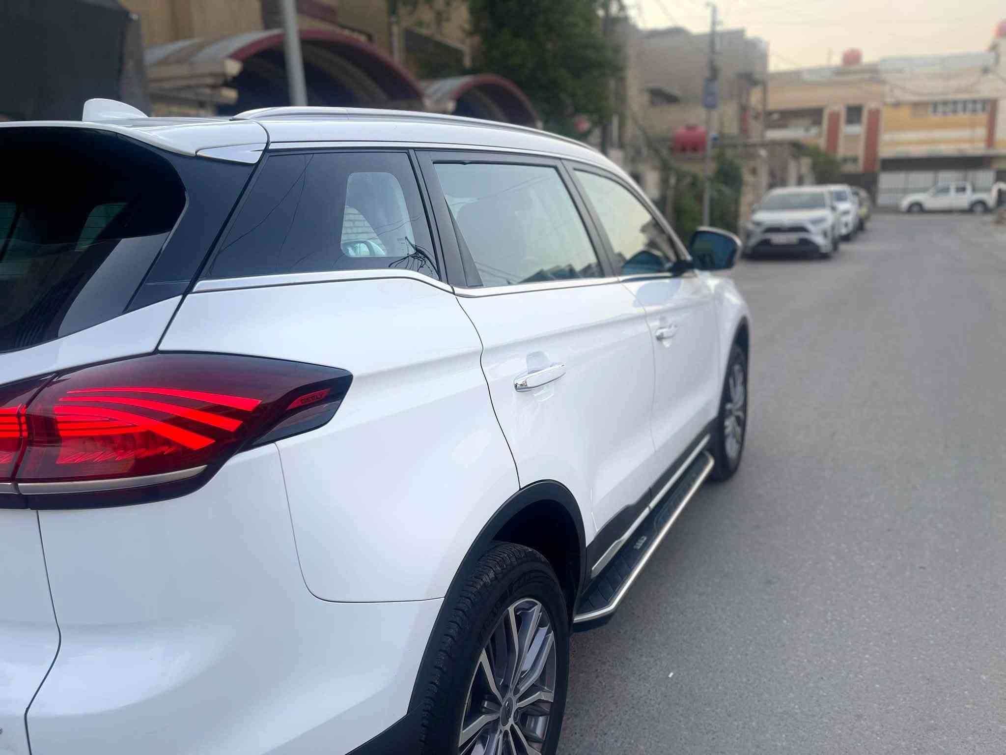 ام جراند • ٢٠٢٣ • ٩٠٠٠٠ كم
