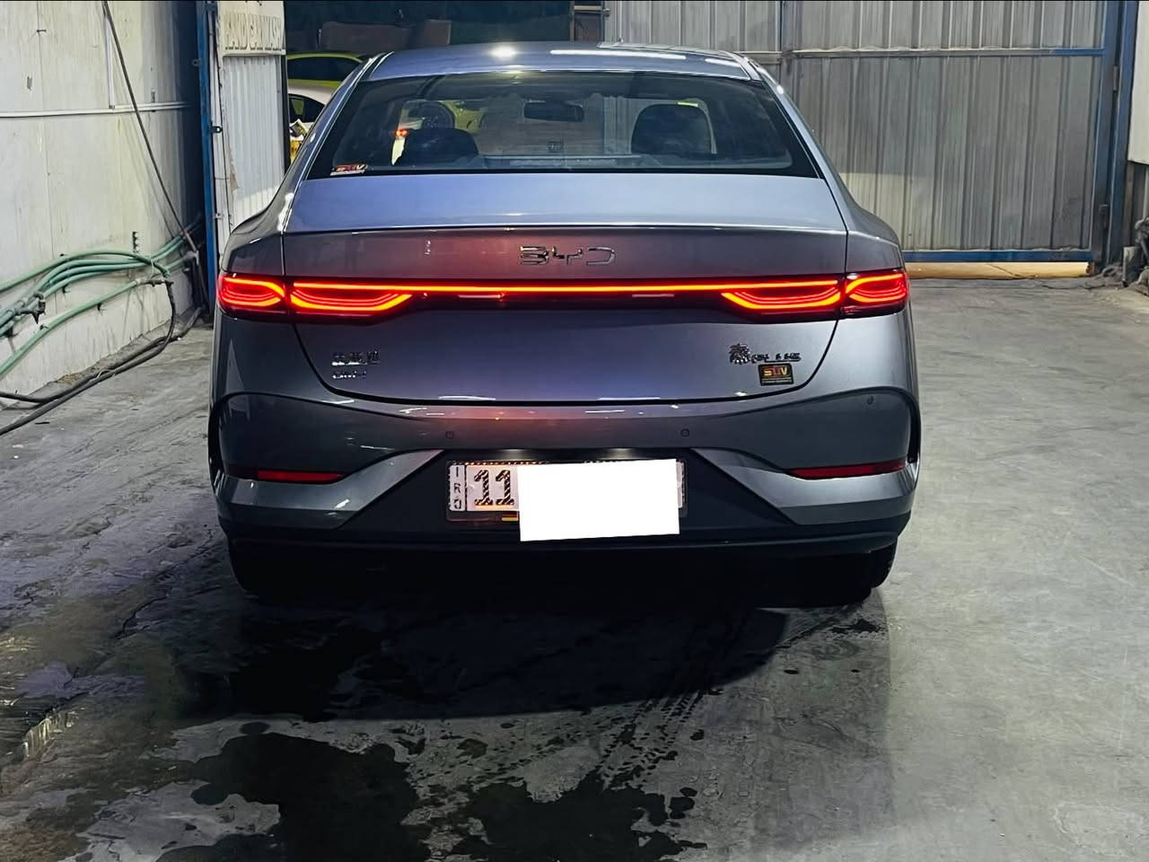 السلام عليكم 
للبيع  BYD كن بلاس موديل 2025 رقم بغداد السيارة جديده 
ممشاها 26 الف تحويل مباشر مكانها بغداد السعر 18600 وبيها مجال بسيط  مكانها بغداد 
للاستفسار ***********
