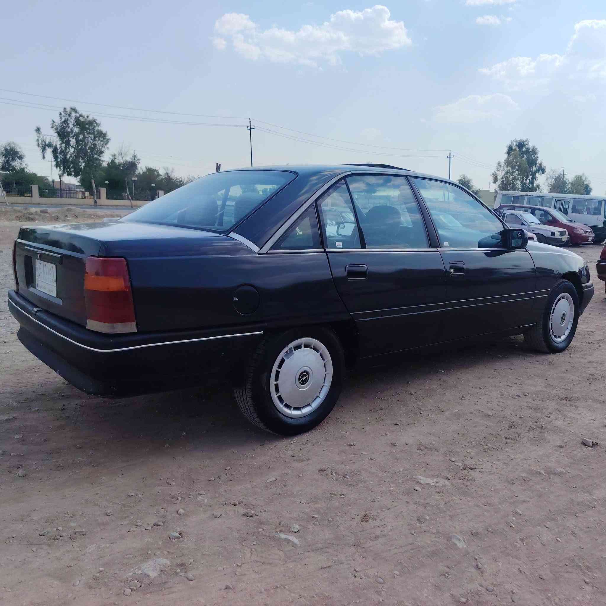 اوبل وميكا حجم 20 موديل 1990
رقم نينوئ الماني تحويل من شرعي
محرك كير اكسل شاصي شرط
كهربائيات كلها شغاله
تايرات باتري كله جديد
تخم امامي وخلفي جديد
سعر قفل 30 #مكاني #تلعفر 
***********
