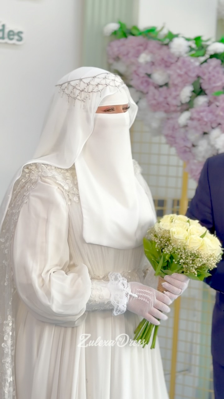 ⁨	⁨	⁨	زولەیخا درێس ماڵێکی ئارام و  پێویستیەکی ئەزیزانی باڵاپۆشە بۆ پاراستنی شکۆی باڵاپۆشیەکەیان

بۆ ئەوەی پۆشتەتر و شکۆدارتر دەربکەی لە سەرەتای دەستپێکی ژیانێکی نوێ
بێ دوو دڵی زولێخا درێس هەڵبژێرە
~~~~~~

زولیخا دریس هو بيتٌ مريحٌ وضرورةٌ للمحجبات و للحفاظ على كرامته الحجاب 

لتبدين أكثر أناقةً وجمالاً في بداية حياةٍ جديدة
فاختاري فستان زليخة دون تردد.

ناونیشان: هەولێر، دوو سایدی منارە، بازاڕی لەنگەی نوێ، بەرامبەر بینای E، تەنیشت بەنزینخانەی لاوی

العنوان: أربيل، تقاطع المنارة، سوق لانگا الجديد، مقابل المبنى E، بجوار بنزين خانه لاوي

گەیاندنمان هەیە بۆ سەرجەم پارێزگاکانی عێراق و کوردستان 
 🚚📦
**
يوجد لدينا توصيل لجميع محافظات العراق وكوردستان
 🚚📦
__
بۆ زانیاری زیاتر پەیوەندی بکەن بەم ژمارە تەلەفۆنانەوە:

***********
***********

‏#Erbil
‏#Iraq
‏#Kurdistan
‏#ErbilFashion
‏#IraqWedding⁩⁩⁩⁩⁩⁩⁩⁩⁩
