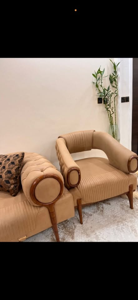 تخم 8 مقاعد جديد قليل مستعمل 750 الف بغداد
***********
