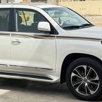 لاندكروزر • ٢٠٢٠ • فول مواصفات