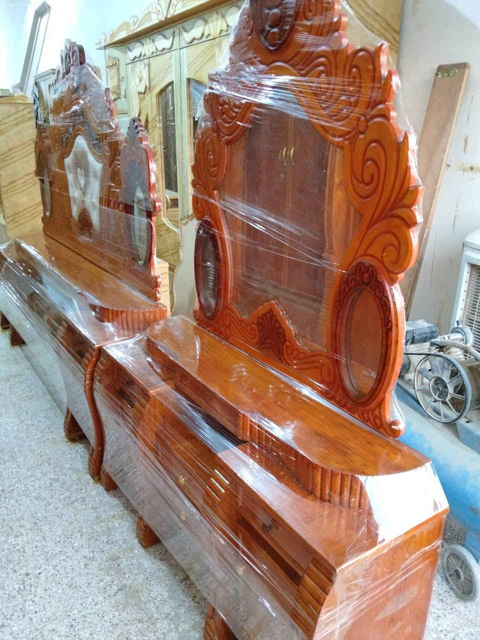 السلام عليكم غرفة للبيع 6باب طابقين صاج داخل خارج حطاطه توصاه غرفه فول ضخامه نظيفه السعر 850 الف وبيه مجال العنوان كاطون الرازي شارع ابو رباح قرب جامع أسماء الله الحسنى مزاد ابو كرار الغريباوي ***********
