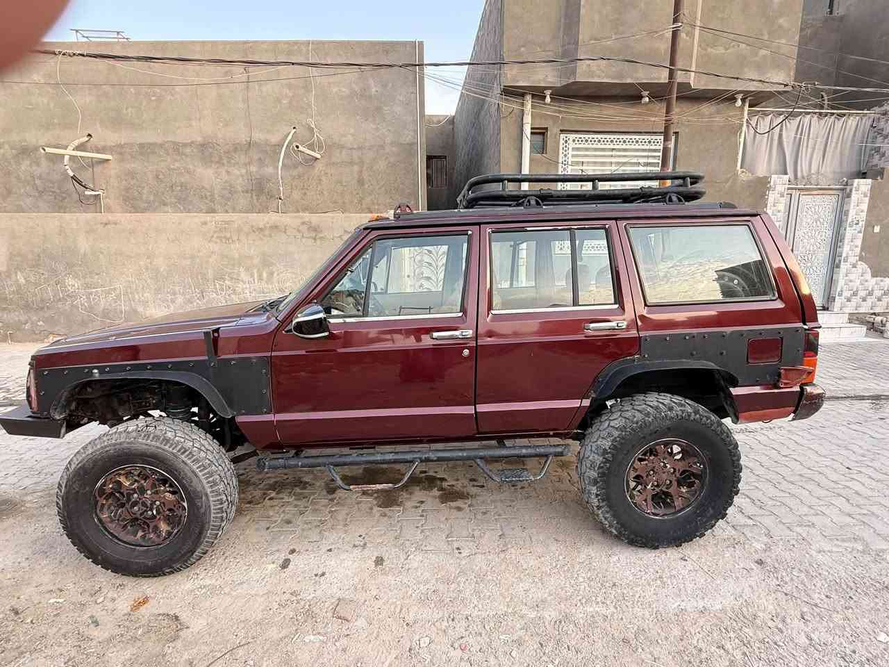 جيب شيروكي • ١٩٩٢ • رقم بغداد