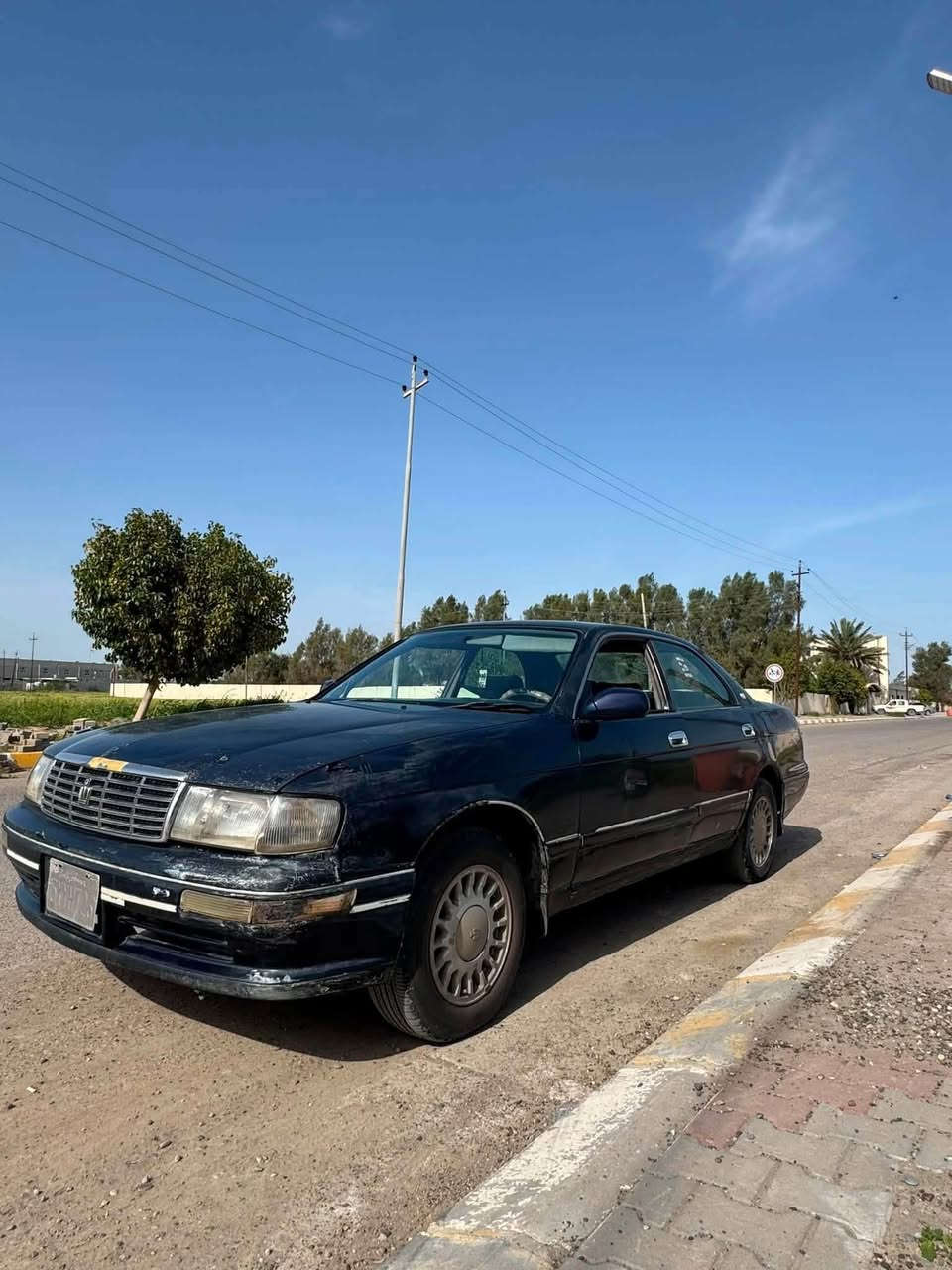 سلام عليكم سياره بطه حبل للبيع كير محرك شرط تايرات جددالباقي شوف السعر 17وبيه مجال الشراي ينتصل ***********
