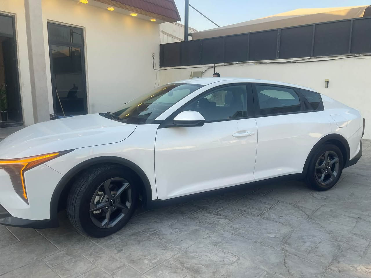 🔥KIA K4 LX 2025 🔥

🚘LX 

🔹 محرك 2.0 لتر

🔹 قير CVT

🔹 شاشة كبيرة

🔹 Apple CarPlay + Android Auto

🔹 كاميرا خلفية

🔹 حساسات خلفية

🔹 تشغيل زر

🔹 دخول ذكي

🔹 مثبت سرعة

🔹 مكيف أوتوماتيك

🔹 إضاءة LED

🔹 جنوط رياضية

🔹 أنظمة أمان ومساعدة للسائق

الحادث / مرفق بالصور 
بنيد بارد فقط بدون فتح 
سيارة شهداء مرقم بغداد باقي سنة
بسمي 
السعر :16600$

🇺🇸 سيارة بغداد 

📍 العنوان: بغداد- العبيدي

📱 واتساب: ***********

نص مكتوب في الصور:
- العودة عالية الدقة 13 / 2
- العودة عالية الدقة 1 / 13
- CARFAX Event 1 09/12/2025 Accident reported with another motor vehicle - Disabling damage reported - Vehicle towed - Front airbag deployed View More Details > Recent Service Highlights Key services performed in the last 12 months Service & Comments Date Oil 09/06/25 Oil and filter changed View > Tires 09/06/25 Tires rotated View > ^ Back To Top chr360.net
- 11:10 Back Lot Details 1/13 360° 2025 KIA K4 LX R Lot # 69551405 | AL - MONTGOMERY | |- / E180 You Haven't Bid Sale Date: 10/9/2025 Sale Time: 12:00 PM CDT Minimum Bid Time Left: 8h 49m Est Retail Value: $22,903.00 Current Bid: $500 Start Bidding