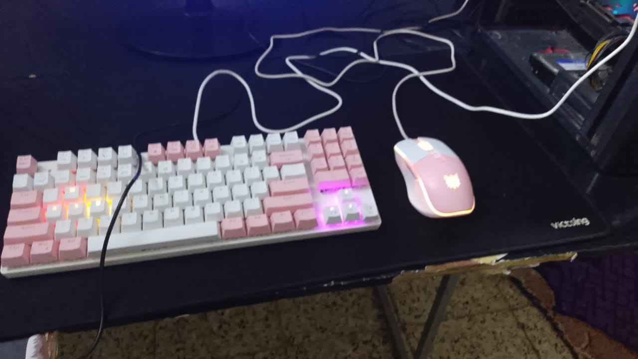 Processor: Intel(R) Core(TM) i5-9400F CPU @ 2.90GHz (2.90 GHz)
​Installed RAM: 8.00 GB (Speed: 2666 MHz)
​Graphics Card: Radeon (TM) RX 480 Graphics (8 GB)
​Storage:
​477 GB SSD SK hynix BC711 HFM512GD3JX013N
​112 GB SSD KINGSTON SA400S37 120GB
وياها ماوس وكيبورد وشاشة سامسونك ٢٤ ٦٠ هرتز 
السعر ٥٠٠ الف وبيها مجالمكةني بغداد الجديدة هاتف *********** بغداد, العراق
