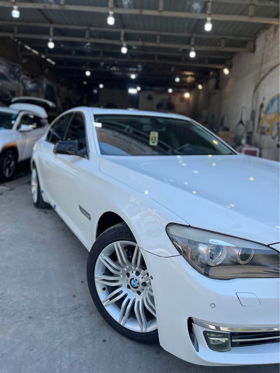 سلام عليكم
للبيع او مرواس BMW 2012.F01i 730 وكالة العروش خليجي
فول مواصفات 
صبغ جاملغ وبنيد اثر شخوط بدون فتح بدون دك بدون ايرباك
السيارة ماشية 190 الف كيلو رقم اربيل وبيه كتاب تضليل نسبة 100٪ جديد بعد سنة يلا يسقط هزة ورقم وسنوية جدد السيارة جاهزة للاخير وعليه ادامة كاملة مكاني بغداد حي الجامعة 
***********
*********** وتساب بغداد, العراق
