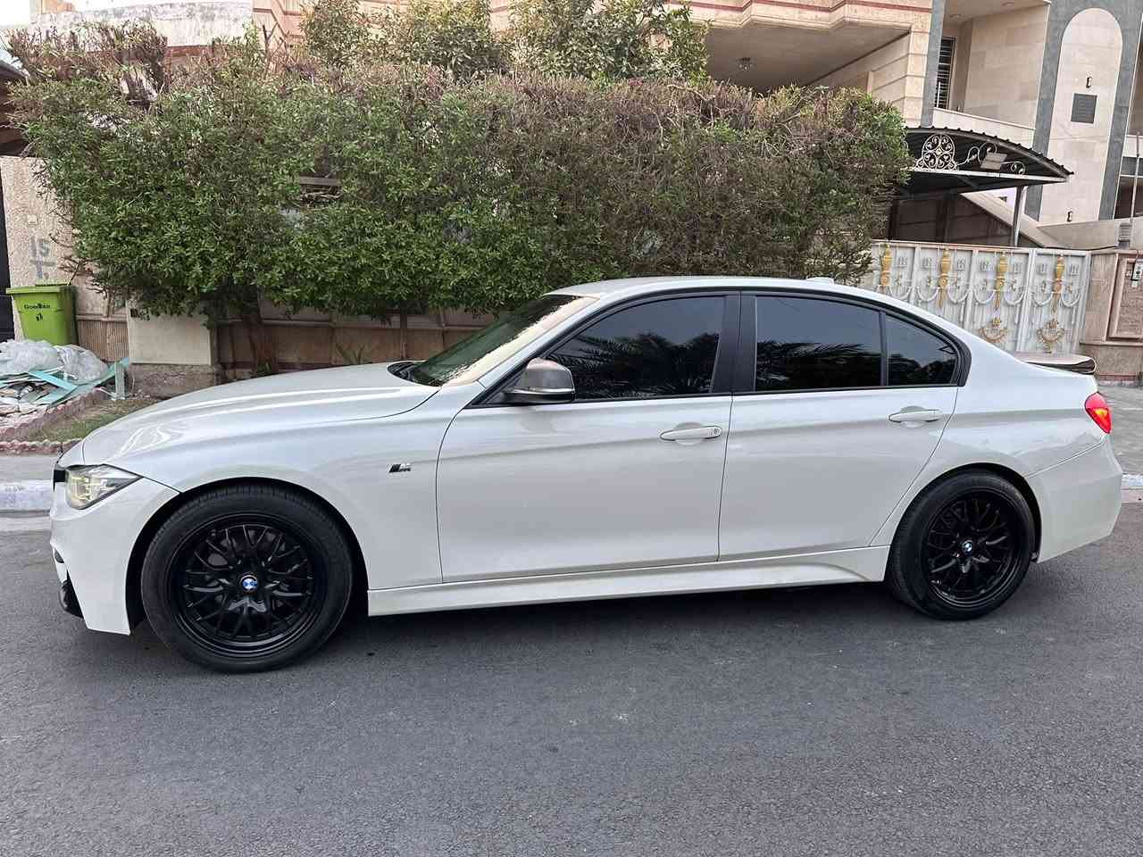 للبيع او مراوس BMW320i رقم اربيل2018  باسمي سنويه وهزه جديدة وباج تضليل 80/100جديد سياره مصروف عليه هوايه كير محرك صدر تخم تاير جدد مواصفات فول عدا الفتحة مقاعد جلد  ذاكره كهرباء تدفئه مقاعد دشبول دجتل 5مودات متغير 4اوضاع قيادة لدات داخليه تضليل اصلي امريكي بي ظمان سنه لايات LEDدواره  ويل كب تو سايز اصلي رياضي دعميات m3 داخل مغلف كاربون فيابر دركه ستيرن كاربون فيبر  شفتات بالستير سستم سماعات 🔊 boos السعر 150ورقه مكان السياره بغداد اليرموك للاتصال *********** صبغ جاملغ وبنيد فقط
