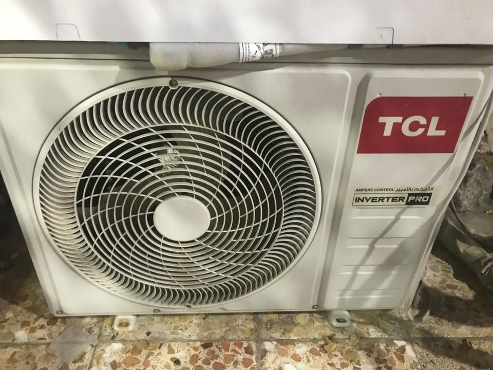 سبلت tcl انفيرتر واحد طن جداً نظيف مشتغل موسمين فقط وغير داخل تصليح نهائياً
مكان بغداد حي الجهاد 
بسعر ٣٣٠ الف
***********
