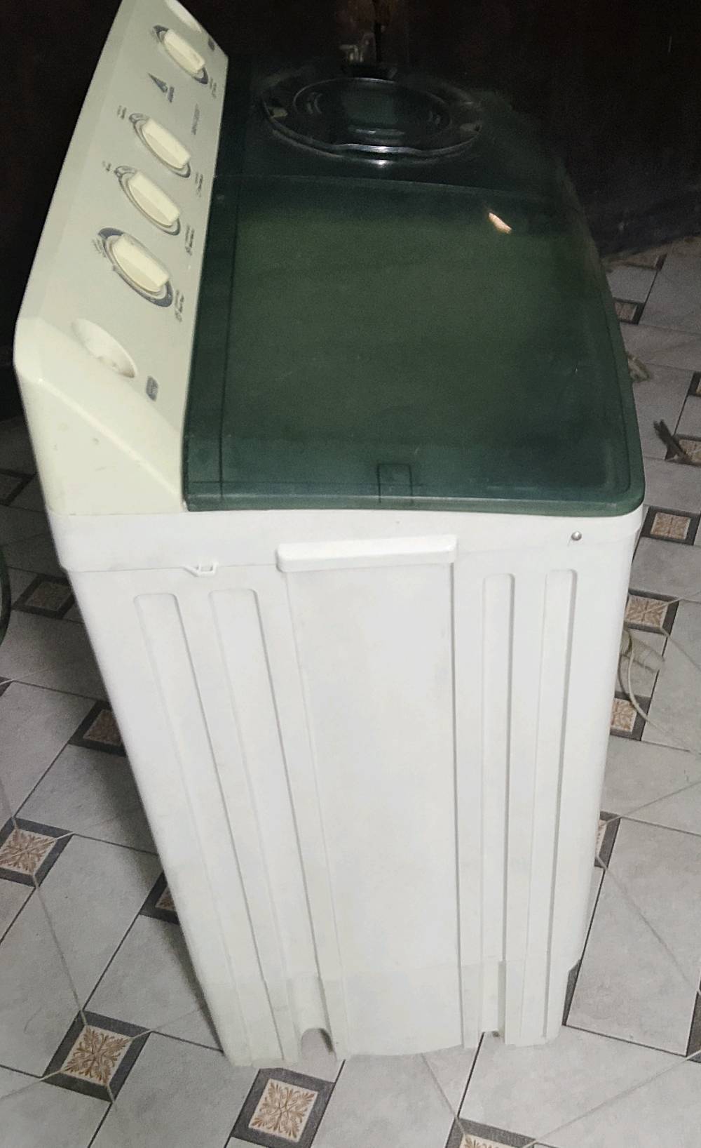 غسالة ملابس للبيع شركة الحافظ حجم كبير السعر  125,000