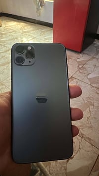ايفون ١١ برو ماكس • ٢٥٦ • بطاريه ٨١